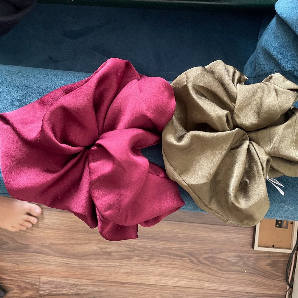 Super Satin Scrunchies - Free People